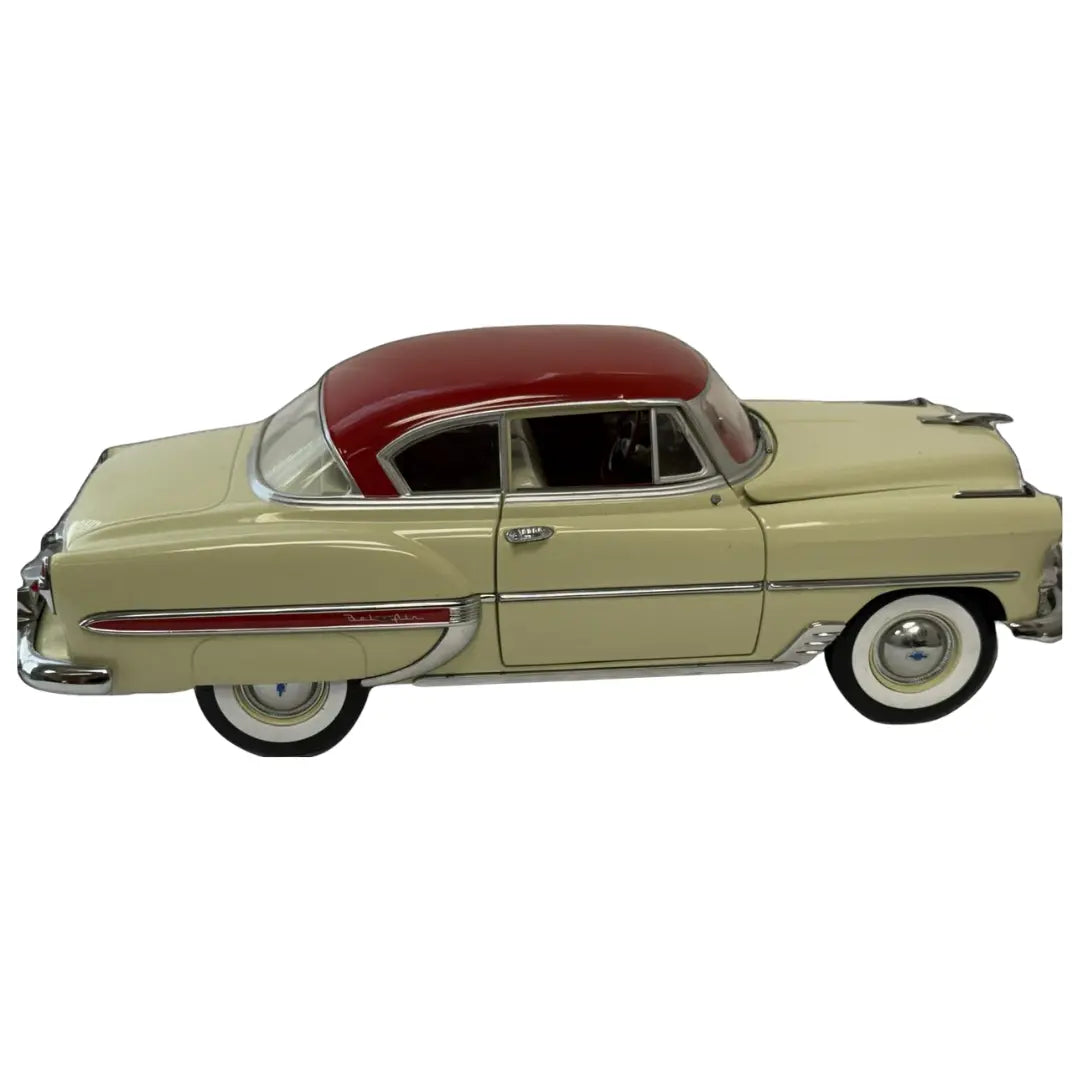 Sun Star 1:18 scale diecast replica of a 1953 Chevrolet Bel Air Hard Top Coupe Coin Hub